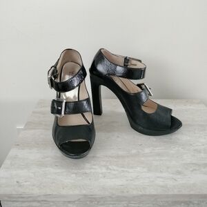 Michael Kors leather high heel sandals 7.5 7 1/2 M EUC large buckles